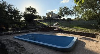 VENTA CASA AMPLIO PARQUE- TANTI
